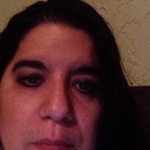 Meet your Posher, Raquel